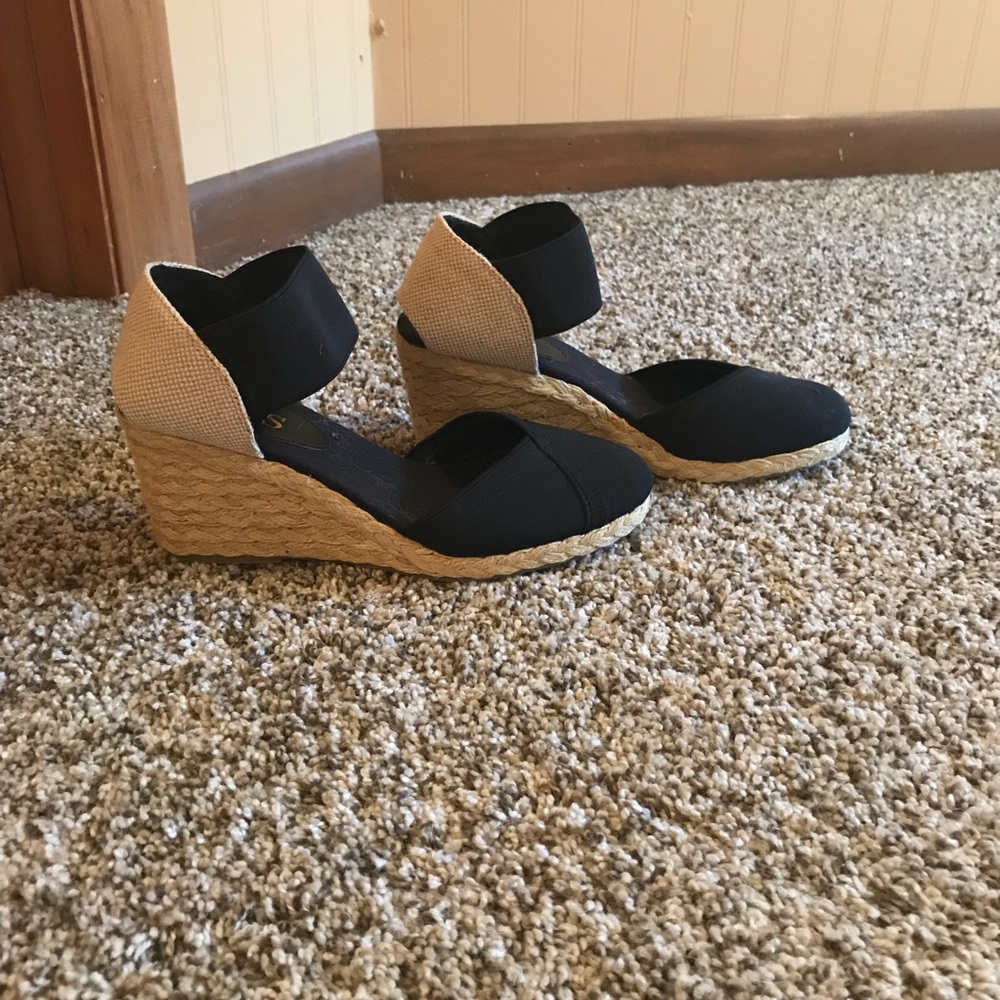 Closed Toe Wedge Espadrille Shoes